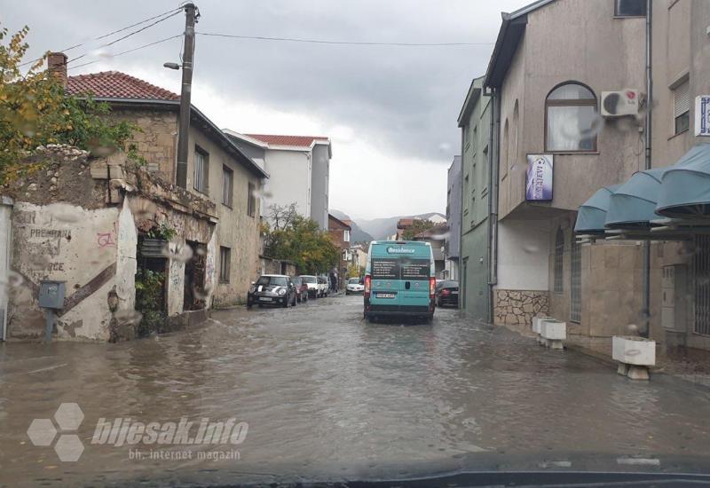 Mostar (opet) pod vodom - Mostar (opet) pod vodom