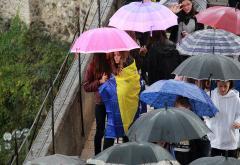 Skokom u Neretvu obilježena 26. obljetnica rušenja Starog mosta