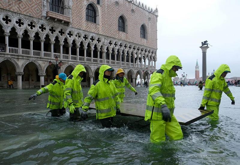 Venecija se priprema za novi plimni val
