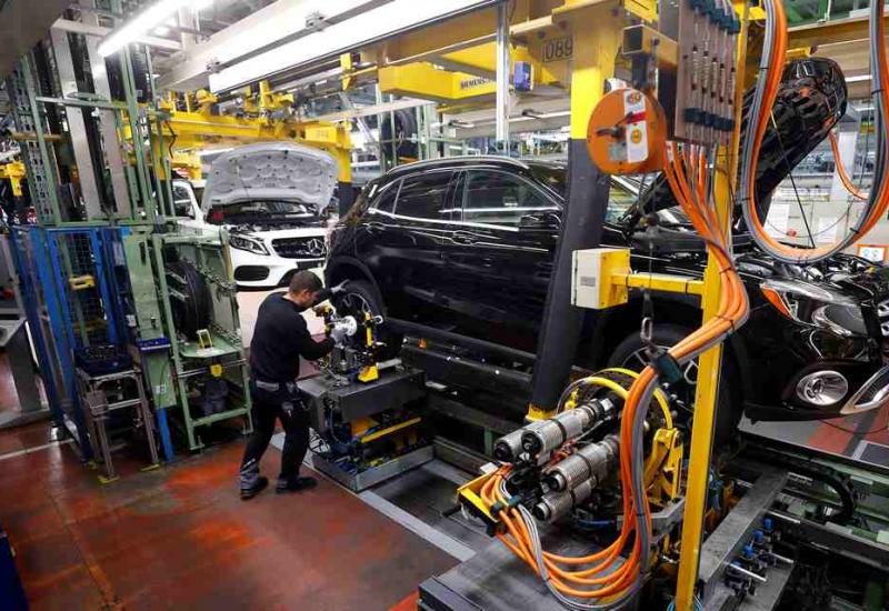 Tvornica automobila  - Daimler štedi otkazima