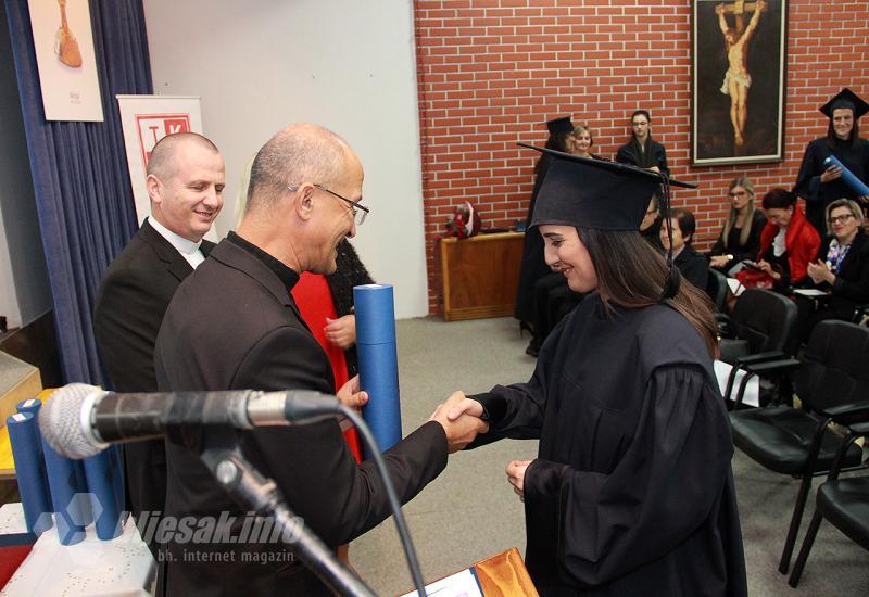 Promovirani diplomanti Teološko-katehetskog instituta u Mostaru - Promovirani diplomanti Teološko-katehetskog instituta u Mostaru