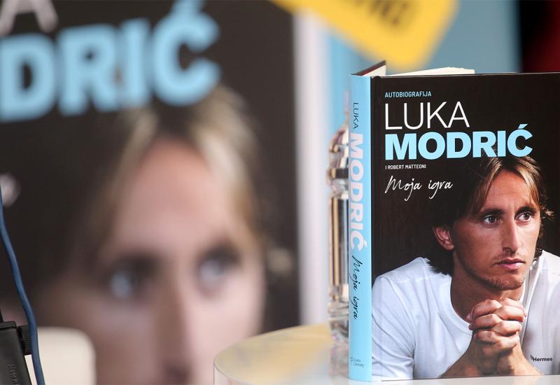 Promocija knjige Luke Modrića - Luke Modrića izazvao veliku euforiju na Interliberu