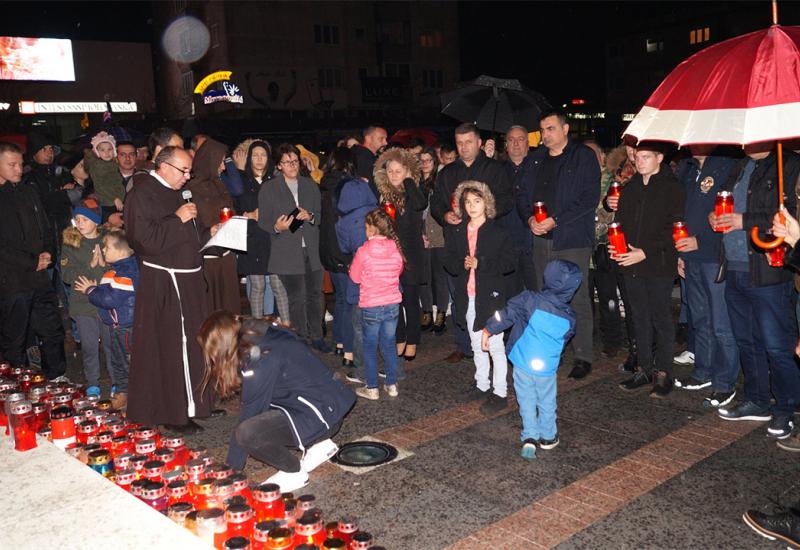 U Livnu odana počast žrtvama Vukovara i Škabrnje  - U Tomislavgradu i Livnu odana počast žrtvama Vukovara i Škabrnje