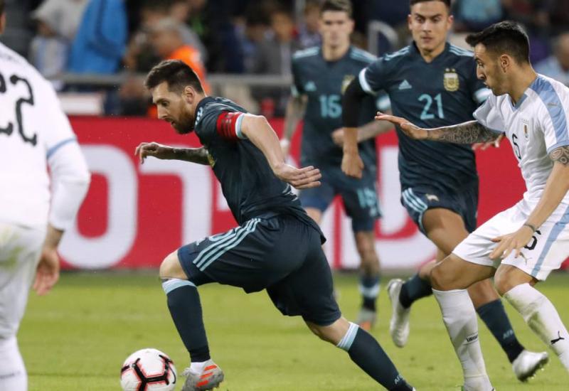 Messi u sudačkoj nadoknadi spasio Argentinu od poraza, Cavani za povijest