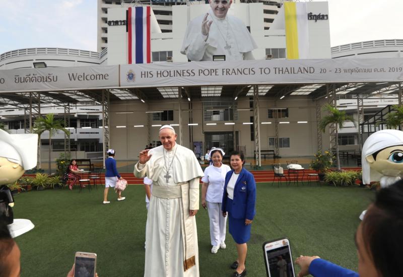 Po prvi put: Papa Franjo doputovao u Tajland