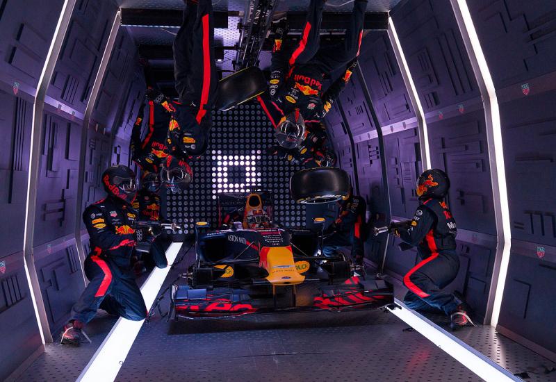 Mehaničari Red Bulla odradili pit-stop u bezgravitacijskom prostoru - Mehaničari Red Bulla odradio pit-stop u bezgravitacijskom prostoru