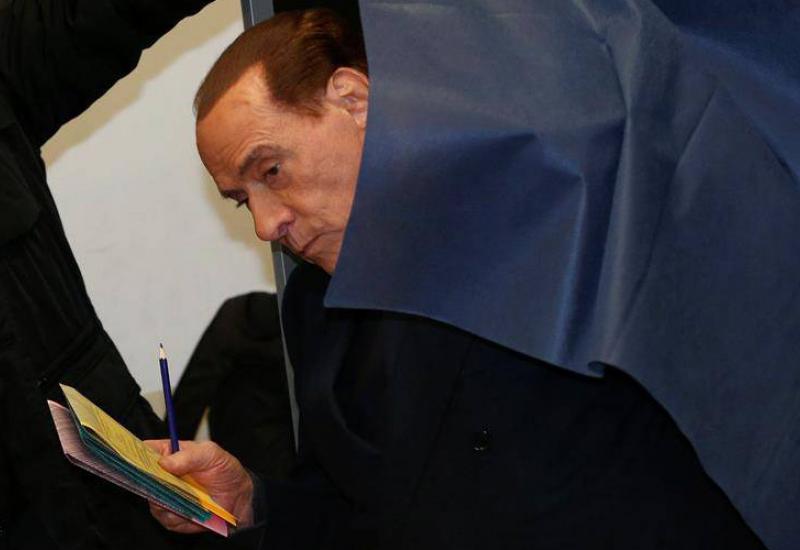 Berlusconi u bolnici nakon pada u Zagrebu