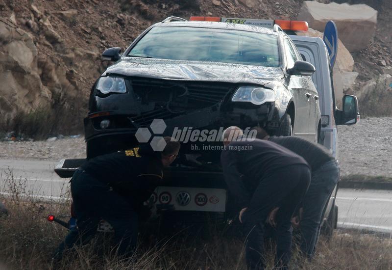 Mostar: Autom izletio s magistrale i srušio znak