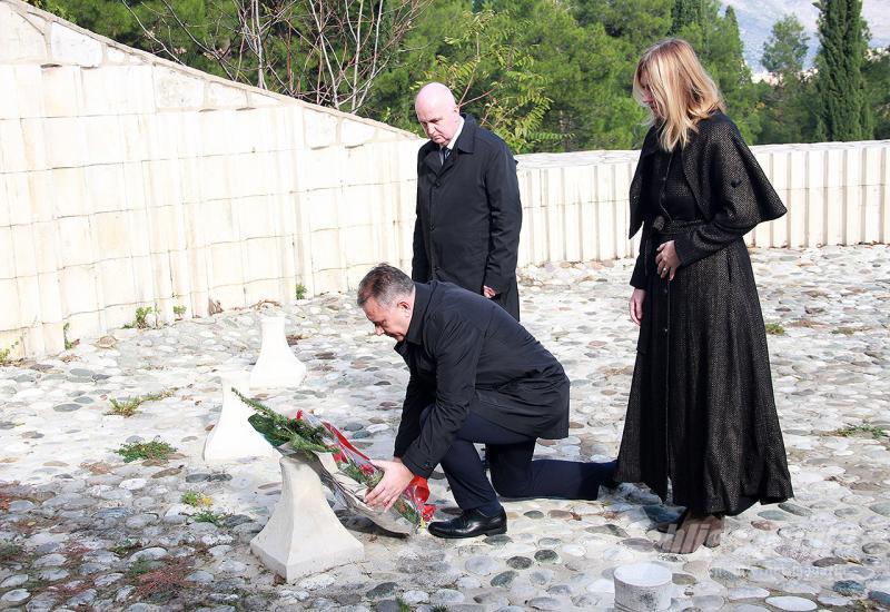 Dan državnosti na Partizanskom groblju: Đulić prozvao pojedince iz vlasti da stoje iza napada na nacionalni spomenik BiH