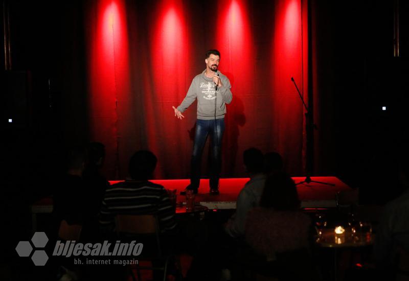 Večer stand up komedije: Aleksandar Perišić zabavio mostarsku publiku