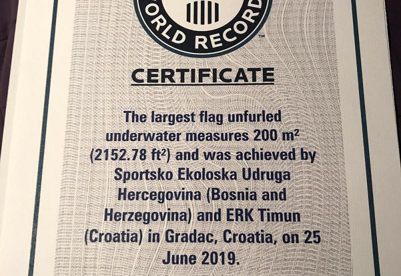 Guinnessov certifikat - Potvrda iz Guinnessa: Zastava Hrvatske je najveća ikad razvijena pod vodom