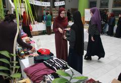 Mostar: Održan humanitarni bazar u Karađoz-begovoj medresi