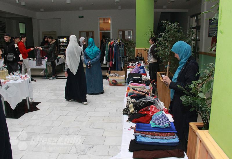 Humanitarni bazar u Karađoz-begovoj medresi - Mostar: Održan humanitarni bazar u Karađoz-begovoj medresi