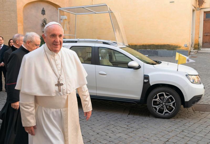 Papa dobio novi Papamobil, i nije tamo neki Ford.... 