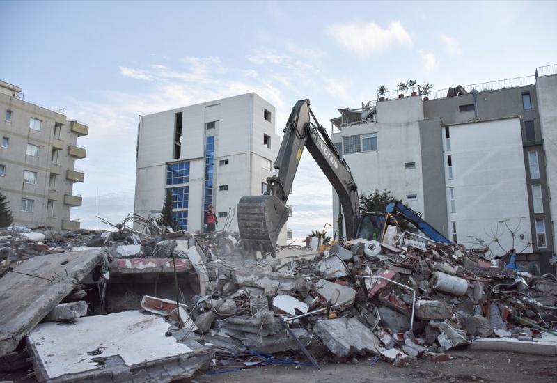 Albanija: Počelo uklanjanje ostataka zgrada srušenih u potresu u Draču