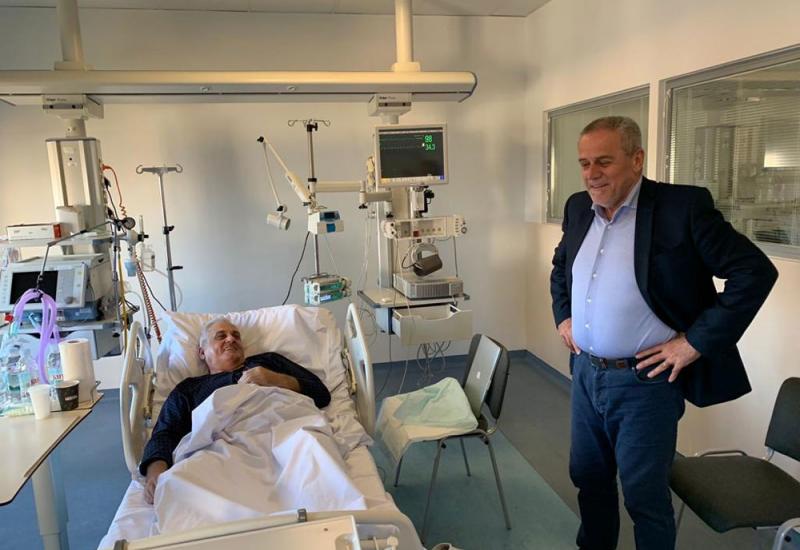 Milan Bandić posjetio Bešlića u bolnici