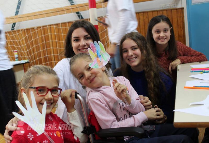 Dan osoba s invaliditetom u Mostaru - Mostarci se kroz radionice spoznali svakodnevnice osoba s invaliditetom