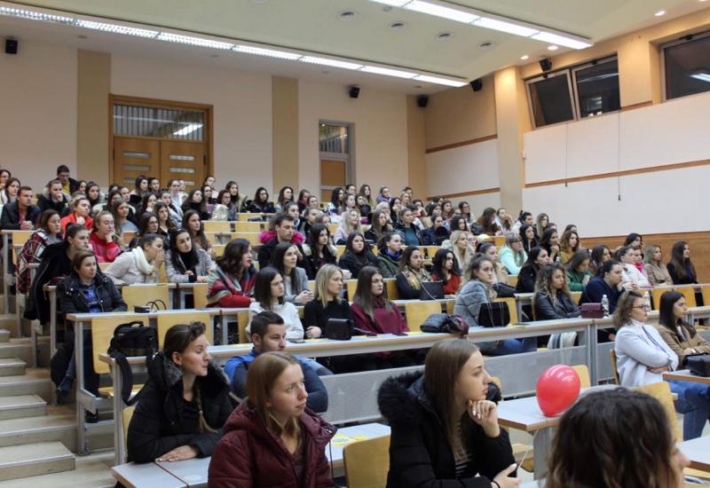 Mostar: Predavanjima i životnim pričama studenti obilježili Dan osoba s invaliditetom