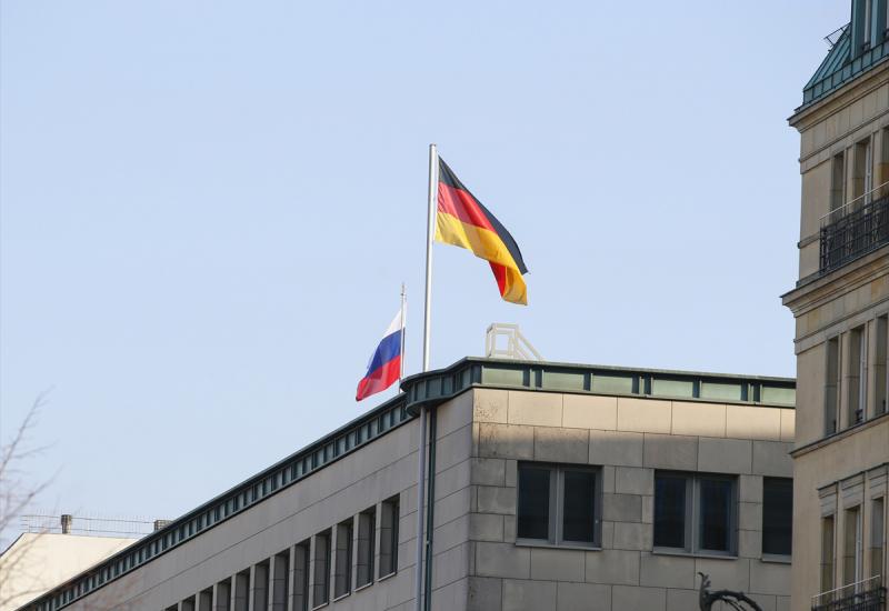 Veleposlanstvo Rusije u Berlinu - Njemačka protjerala dvojicu ruskih diplomata zbog ubojstva Čečena