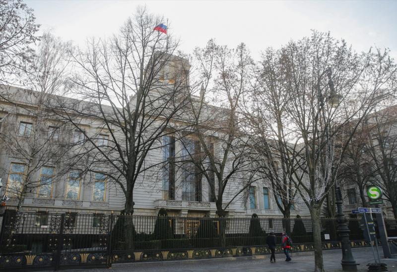 Njemačka protjerala dvojicu ruskih diplomata zbog ubojstva Čečena