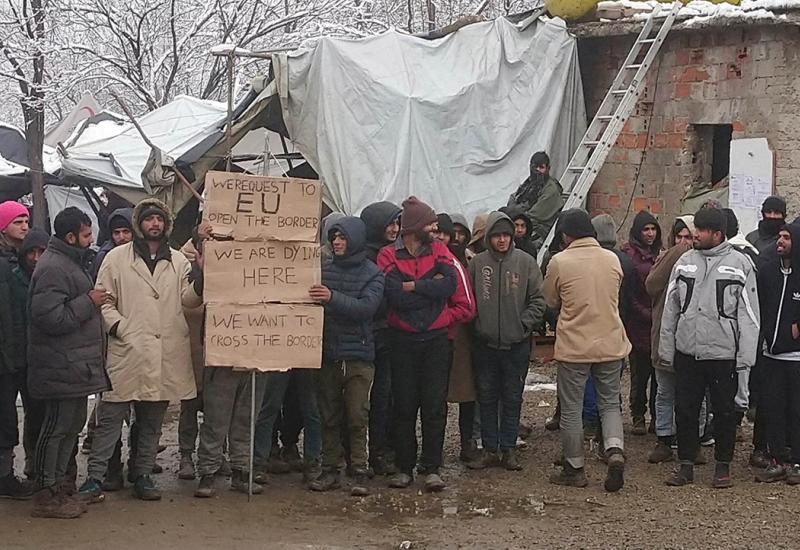 Migranti i izbjeglice na Vučjaku i dalje odbijaju hranu