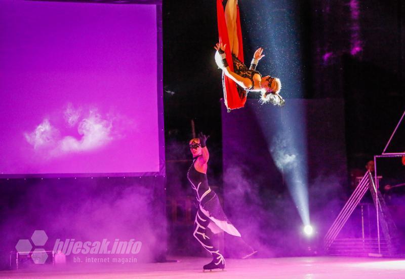 Internacionalni grand cirkus na ledu - Mostarsku publiku oduševila Bajka na ledu