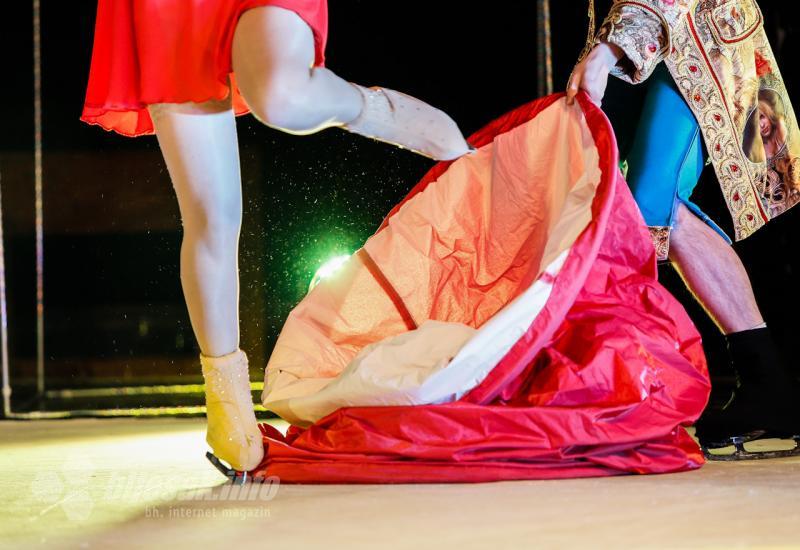 Internacionalni grand cirkus na ledu - Mostarsku publiku oduševila Bajka na ledu