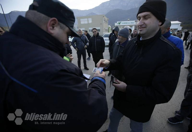 Interventna policija u Uborku: Prosvjednici dobili prekršajne naloge