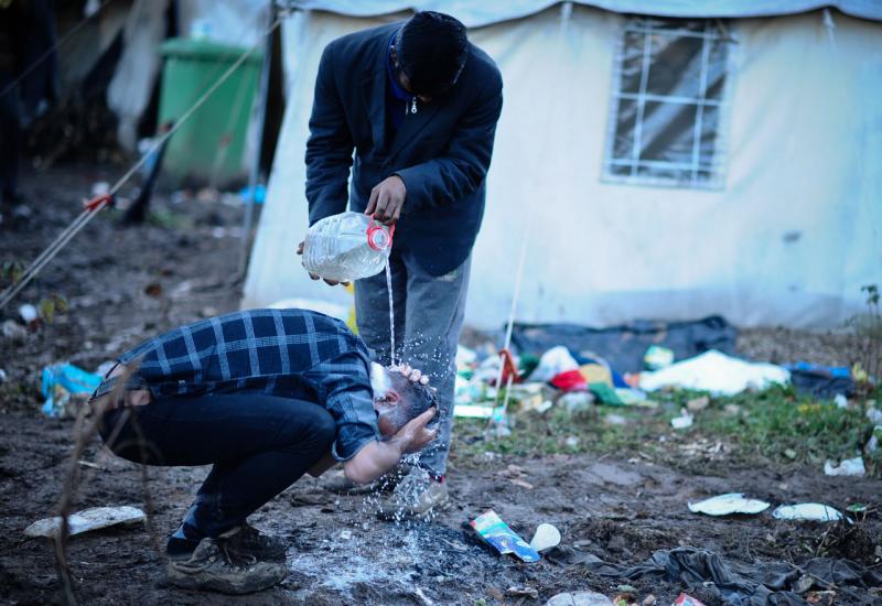 Bihać: Svakodnevica migranata u kampu Vučjak