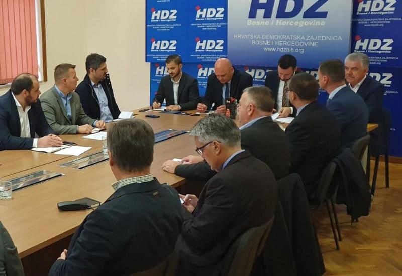 Sastanak je održan u Domu HDZ-a BiH u Mostaru - HDZ Mostar o Uborku: Mora se pronaći rješenja