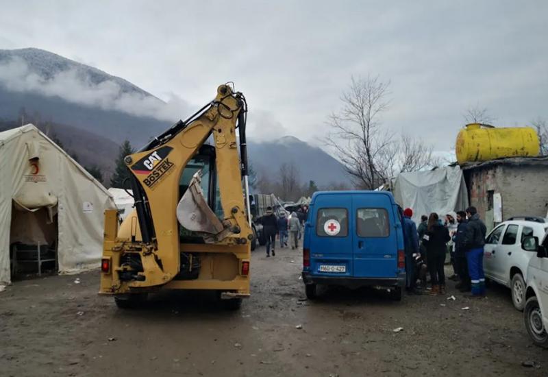 Najlošiji migrantski kamp u Europi - Kamp Vučjak: Bageri uklanjaju šatore