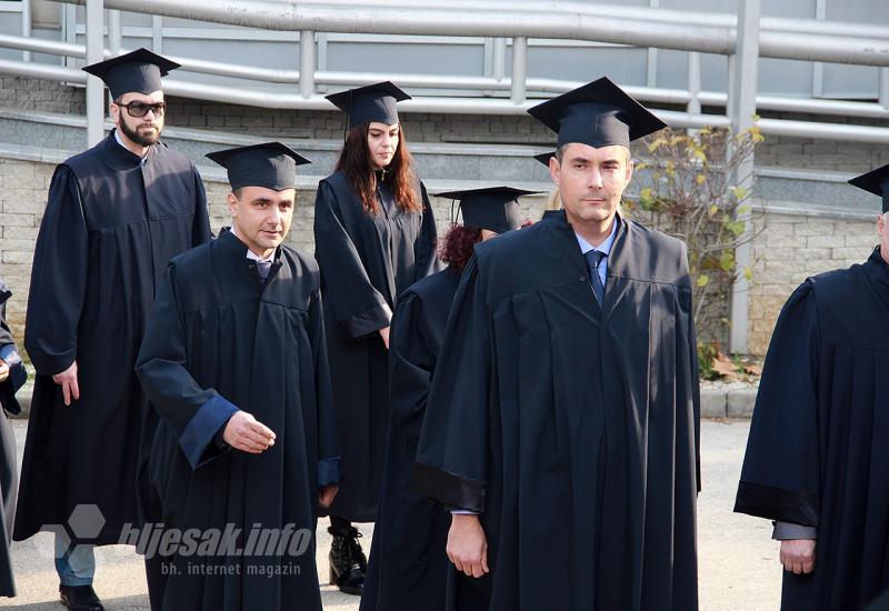 Mostar: Sveučilište promoviralo 37 doktora, dodijeljene i plakete