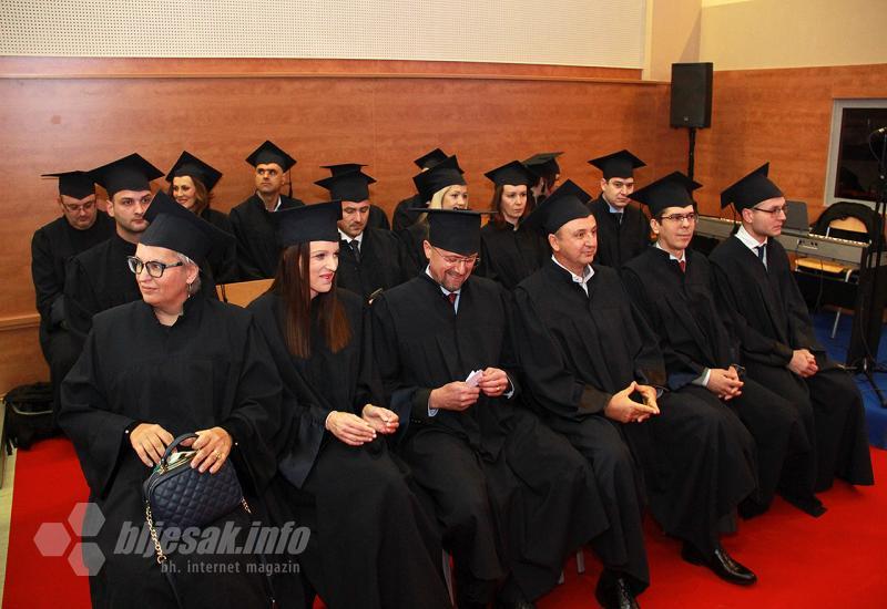 Promovirani doktori i dodijeljene plakete - Mostar: Sveučilište promoviralo 37 doktora, dodijeljene i plakete