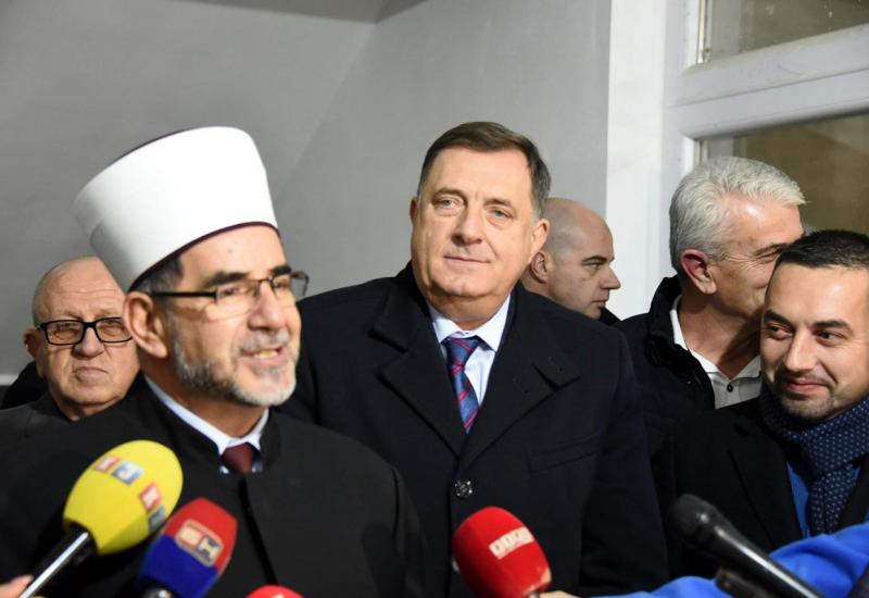 Dodik donirao 100.000 KM za izgradnju Islamskog centra u Doboju