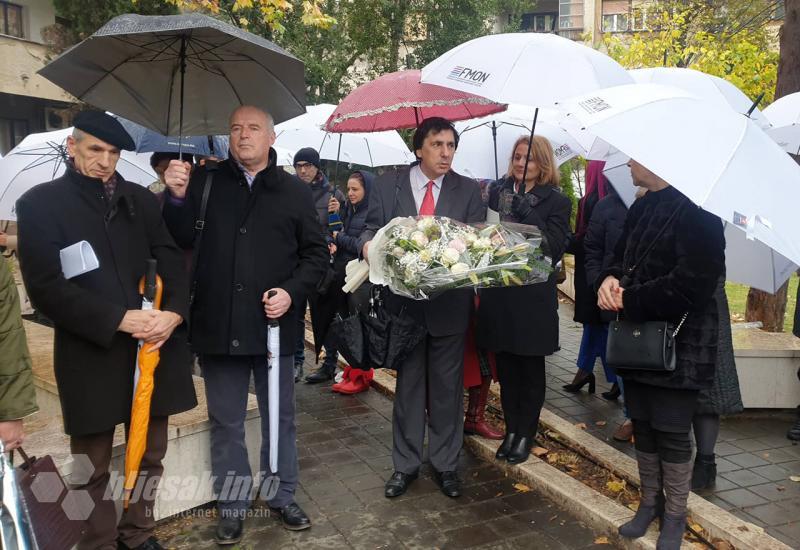 Dan znanosti obilježen u FBiH - Dan znanosti u Mostaru obilježen polaganjem cvijeća