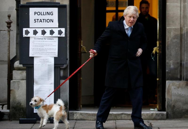 Psi na biralištima postaju nova britanska tradicija