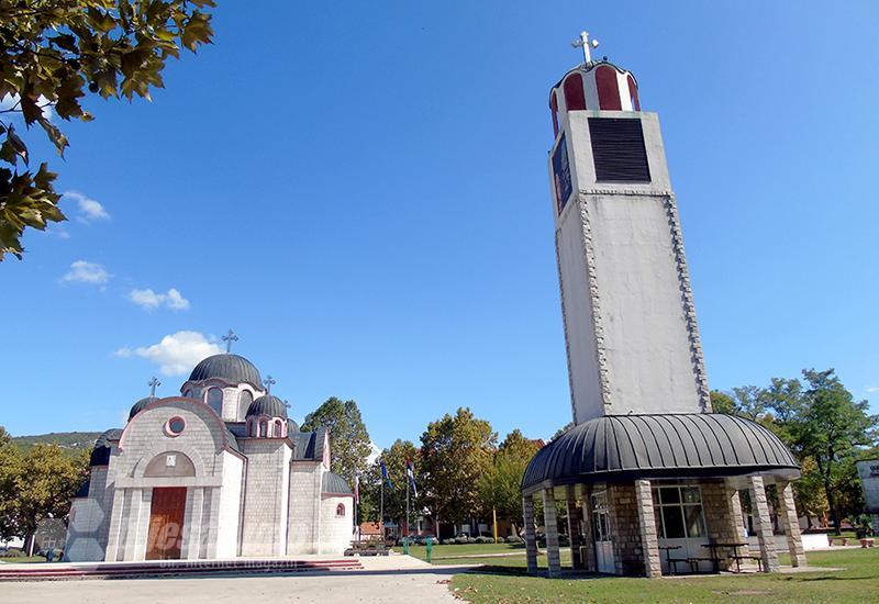 Ljubinje: Tri crkve ispod jedne i nišan na pravoslavnom groblju