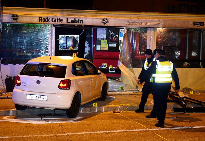 Pijana djevojka vozilom uletjela u kafić: Jedna osoba poginula, a četiri ozlijeđene
