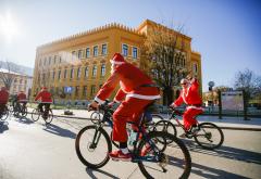 Mostar: Biciklijada Djedova Božićnjaka razveselila najmlađe
