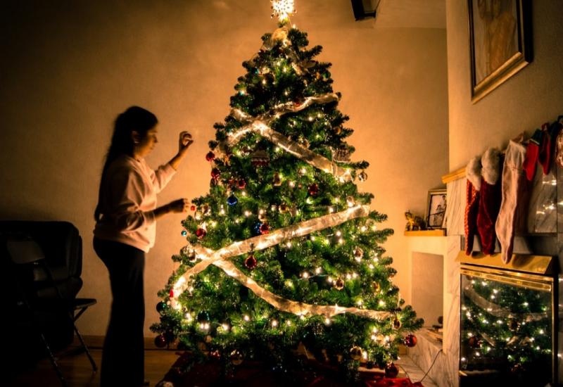 Znate li kada treba kupiti božićno drvce i kako ga sačuvati?