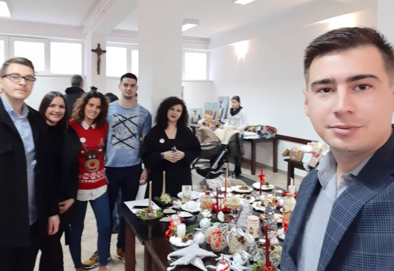 Božićni karitativni sajam Zajednice hrvatskih studenata Pleter - Hrvatski studenti u Sarajevu pokazali humanost 