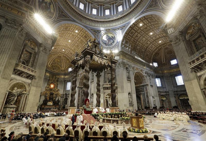 Otkazuju se audijencije u Vatikanu, u posljednja 24 sata umrla 41 osoba u Italiji