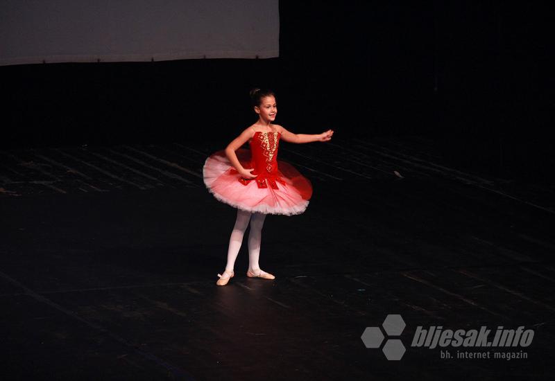 Šaroliki godišnji koncert balerina Baleta Arabesque - Šaroliki godišnji koncert balerina Baleta Arabesque