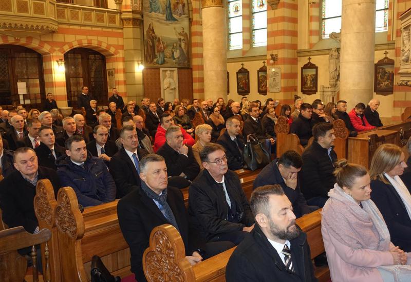 Duhovna obnova i ispovijed - Bože, pomozi: Produhovili se hrvatski političari 