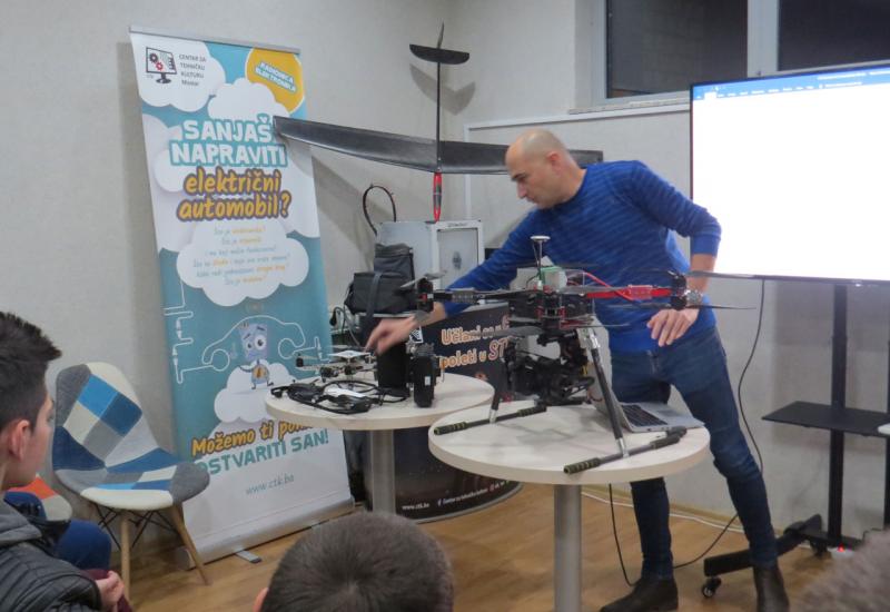 Mostarski srednjoškolci saznali sve o dronovima - Mostarski srednjoškolci saznali sve o dronovima