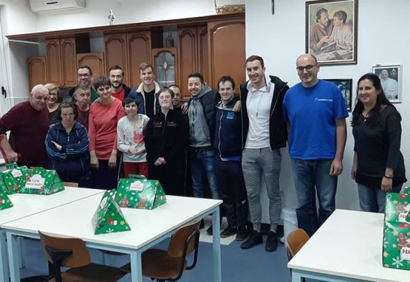 Mostar: Studenti darivali štičenike Caritasa i Nazareta - Mostar: Studenti darivali štičenike Caritasa i Nazareta