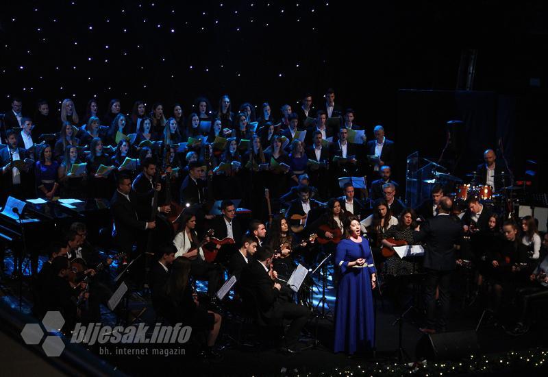 Pro musica i Tamburaški orkestar prenijeli božićni duh na Mostarce