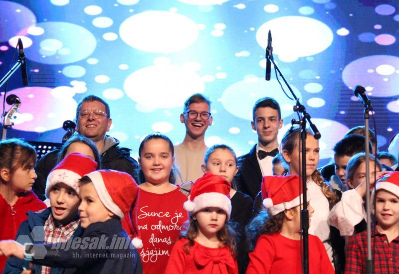 Zajednički božićni koncert svih čapljinsih KUD-ova - Čapljina: Održan spektakularan koncert svih KUD-ova povodom Božića