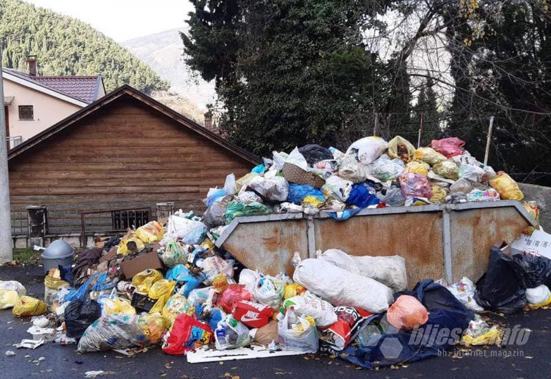 Zatrpani Božić - Kamo se odvozi smeće iz privilegiranih dijelova grada nakon blokade Uborka?