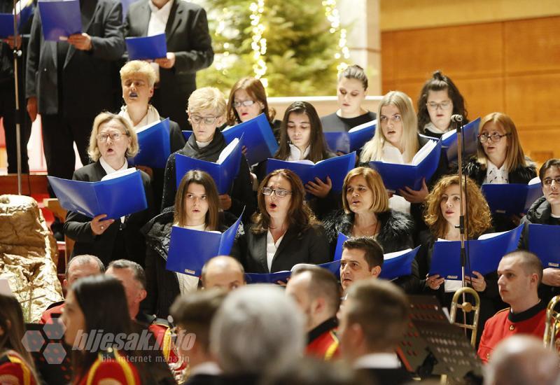 U mostarskoj katedrali održan Božićni koncert - U mostarskoj katedrali održan Božićni koncert